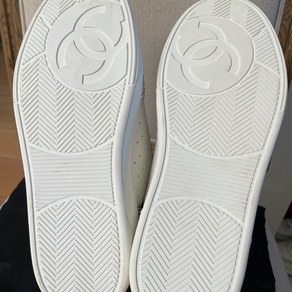 Chanel new white leather sneakers size 36 - Picture 6 of 9